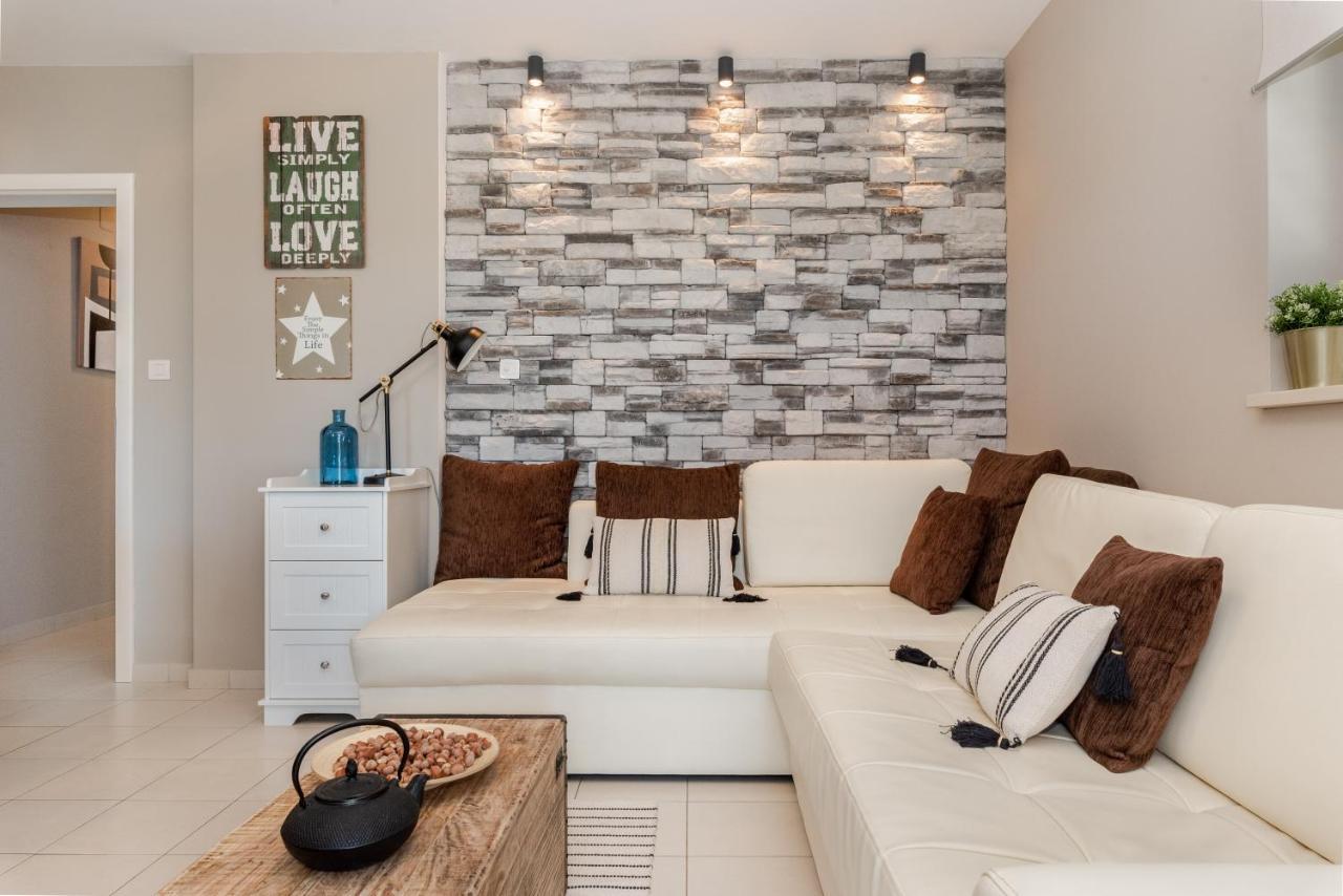 Apartment Cami -Stylish Apartment With A Beautiful Seaview Rabac Exterior foto