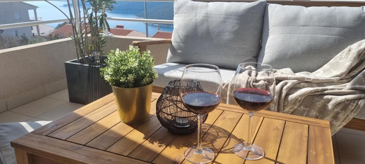 Apartment Cami -Stylish Apartment With A Beautiful Seaview Rabac Exterior foto